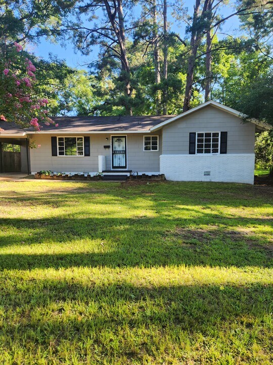 154 Cedars of Lebanon Rd in Jackson, MS - Building Photo