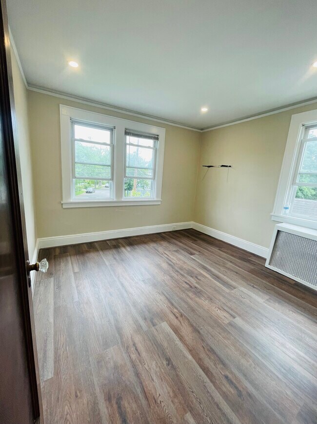 52 Stephenson Blvd Rentals in New Rochelle, NY