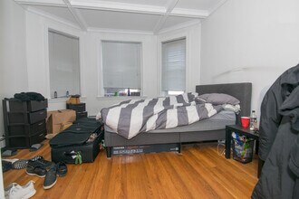 61 Thatcher St, Unit 2 in Brookline, MA - Building Photo - Building Photo