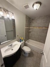 22130 Cora Ave in Farmington Hills, MI - Building Photo - Building Photo