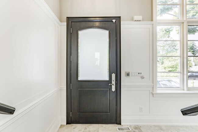 12 Kenrae Rd in Toronto, ON - Building Photo - Building Photo