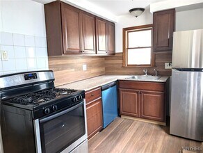881 Highland Ave in Buffalo, NY - Building Photo - Building Photo