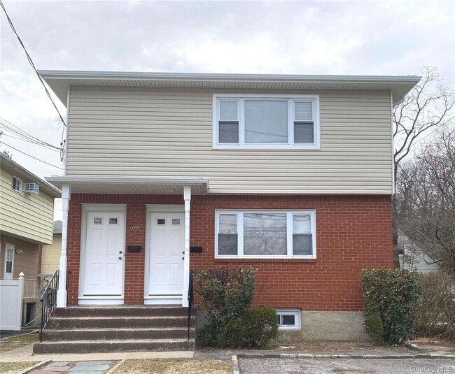 69 Inwood Rd in Port Washington, NY - Building Photo - Building Photo