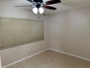 901 SW 138th Ave in Pembroke Pines, FL - Building Photo - Building Photo