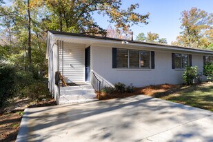 3984 Christopher Dr in Vestavia, AL - Building Photo