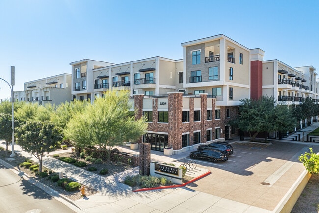 The Griffin in Scottsdale, AZ - Building Photo - Building Photo