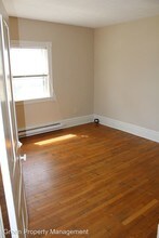 318 College Ave NE in Grand Rapids, MI - Foto de edificio - Building Photo