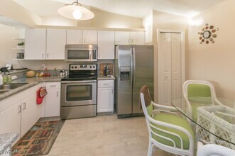 800 New Waterford Dr in Naples, FL - Building Photo - Building Photo