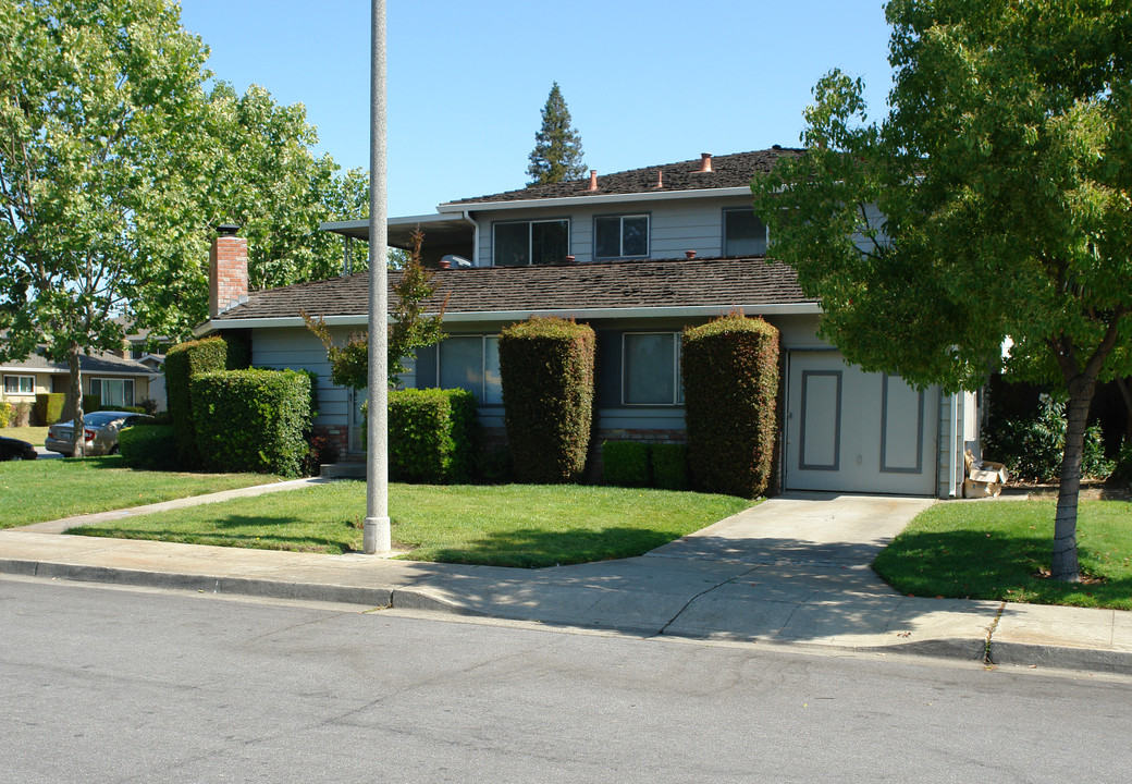 633 Azara Pl in Sunnyvale, CA - Building Photo