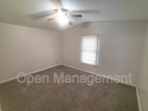 301 Mantle Ave in Jackson, MI - Building Photo - Building Photo