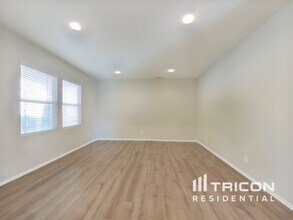 2026 Krystal Ave in Lancaster, CA - Building Photo - Building Photo