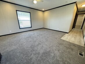 15861 Marentette Dr in Clinton Township, MI - Building Photo - Building Photo