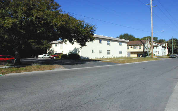 Lakeview Apartments in St. Petersburg, FL - Building Photo - Building Photo