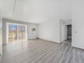 350 S Main St in Wauconda, IL - Foto de edificio - Building Photo