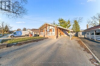 111 Verobeach Blvd in Toronto, ON - Building Photo - Building Photo