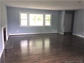 4 Oriole Dr in Norwalk, CT - Building Photo - Building Photo