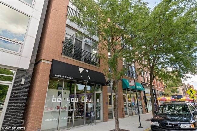 property at 1872 N Damen Ave