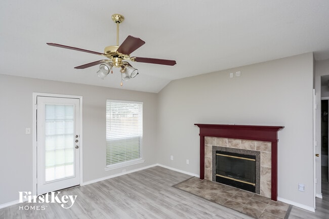 433 Asbury Dr in Saginaw, TX - Building Photo - Building Photo