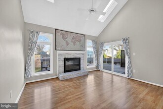 12592 Rock Ridge Rd in Herndon, VA - Building Photo - Building Photo