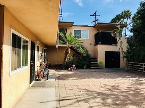 1980 Harbor Ave in Long Beach, CA - Foto de edificio - Building Photo