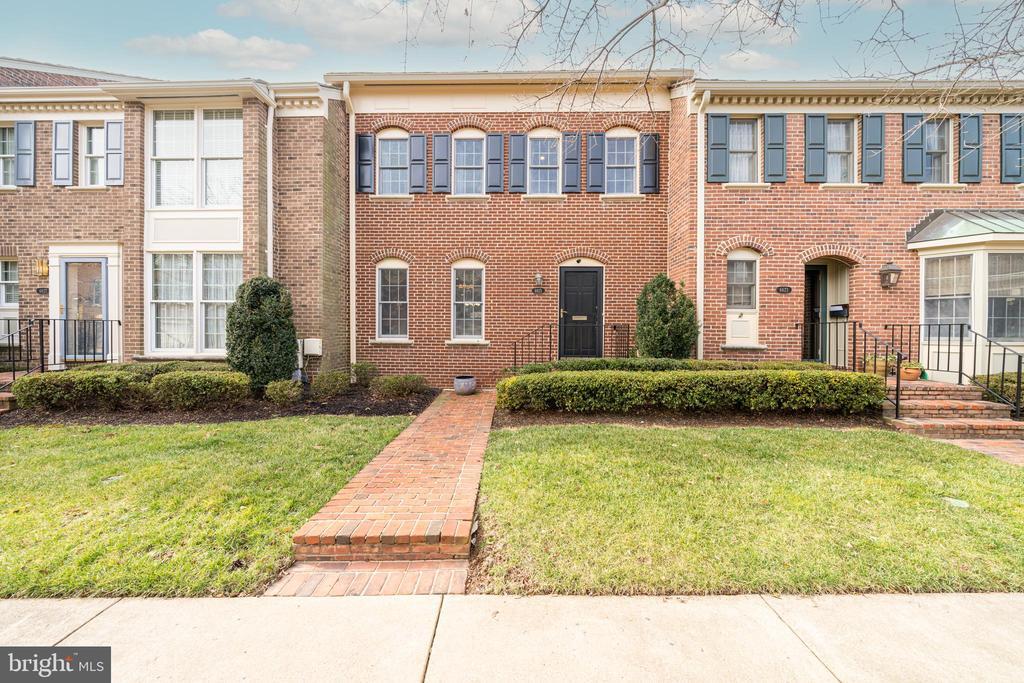 6625 Madison McLean Dr in McLean, VA - Building Photo