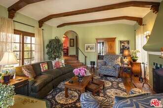 2005 Holmby Ave in Los Angeles, CA - Building Photo - Building Photo