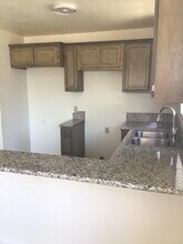 335 E 76th St in Los Angeles, CA - Building Photo - Building Photo