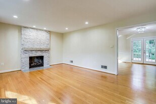 7321 Reddfield Ct in Falls Church, VA - Building Photo