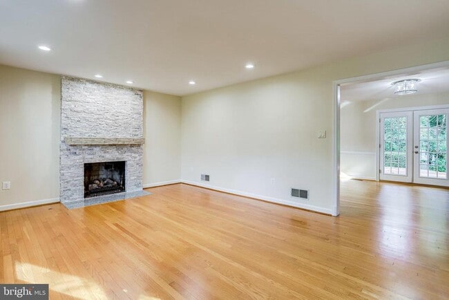 property at 7321 Reddfield Ct
