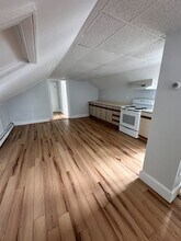 312 Union St, Unit 2 in Bangor, ME - Foto de edificio - Building Photo