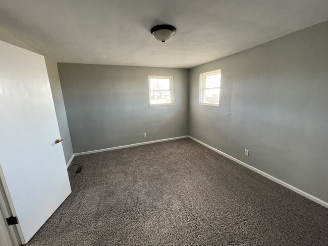 2740 E Phylbeck Ave, Unit 3 in Terre Haute, IN - Foto de edificio - Building Photo
