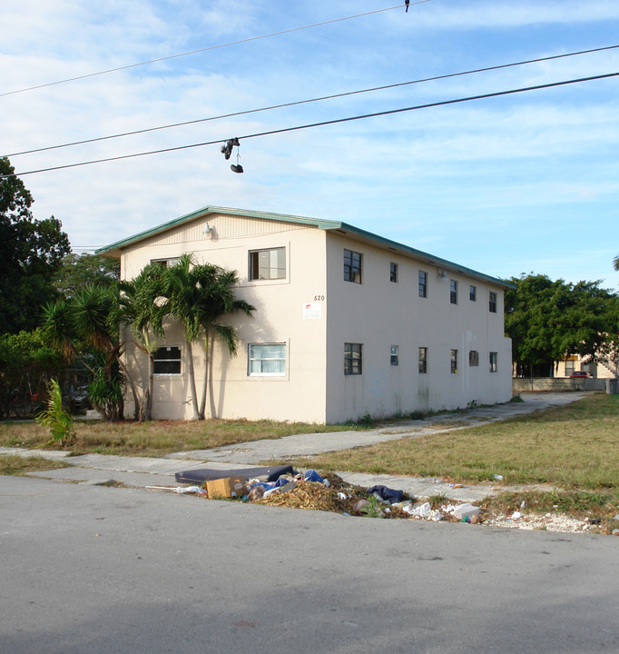 520 SW Krome Ter in Homestead, FL - Building Photo