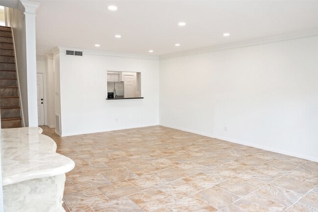 property at 290 Wilcrest Dr