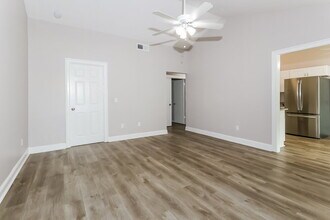 10683 Aquarius Ln in Royal Palm Beach, FL - Building Photo - Building Photo