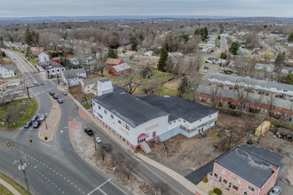 501 E Middle Tpke in Manchester, CT - Building Photo - Building Photo