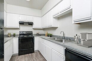 Aria on Mill in Tempe, AZ - Building Photo