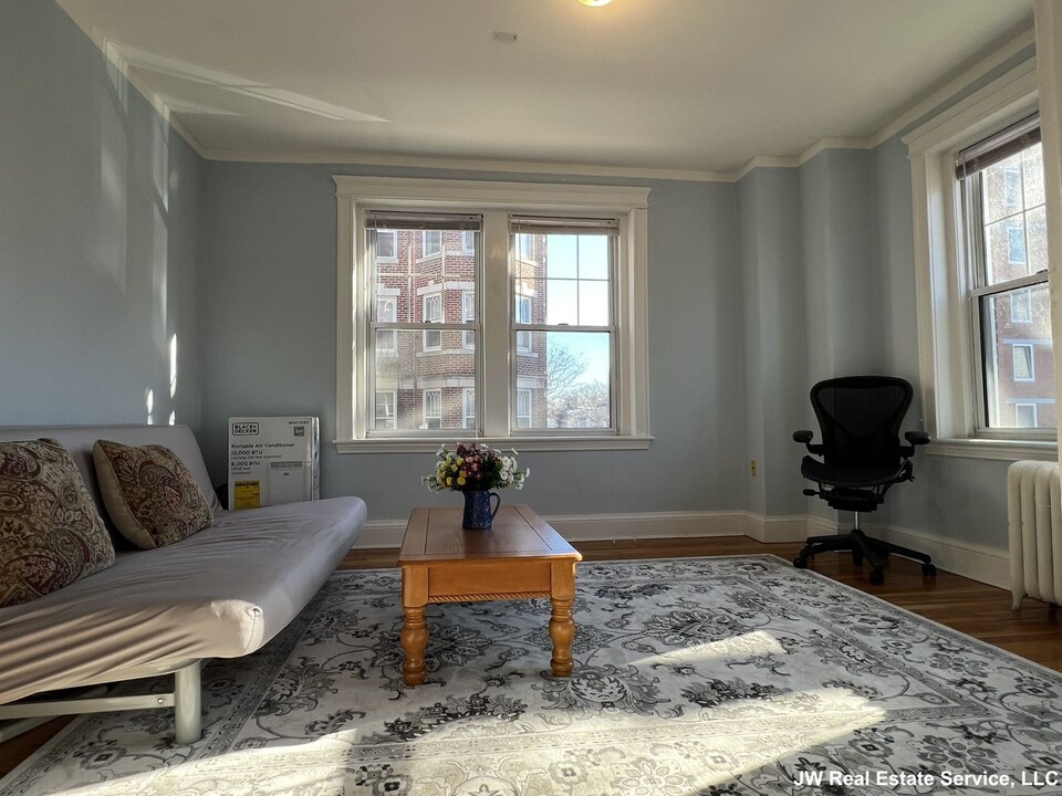 335 Harvard St, Unit 333 #1 in Cambridge, MA - Building Photo