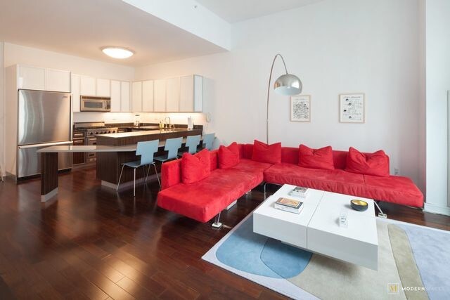 130 W 19th St-Unit -9B in New York, NY - Building Photo - Building Photo