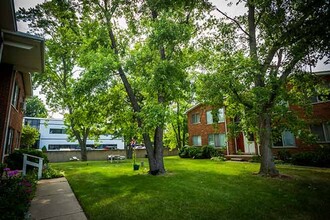 Utica Town in Utica, MI - Foto de edificio - Building Photo