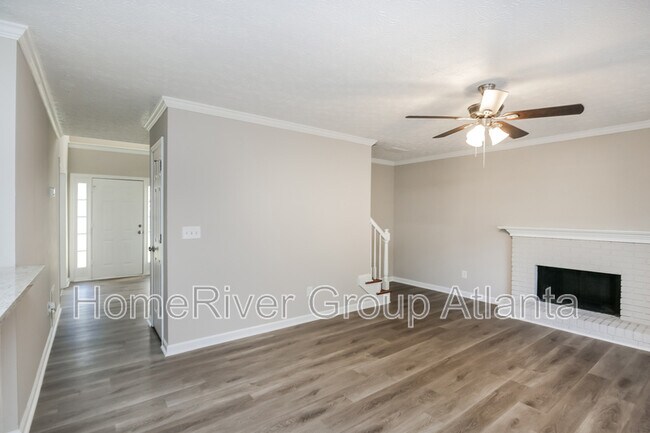 911 Rolling Meadows Dr in Loganville, GA - Building Photo - Building Photo