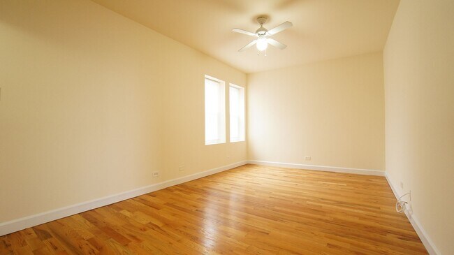 2349 N Drake Ave, Unit 2349-3