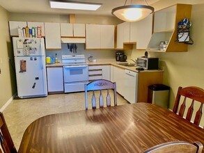 15335-1519A 19a Ave in White Rock, BC - Building Photo - Building Photo