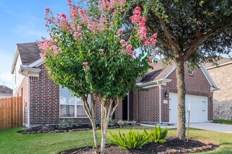 4110 Forest Rain Ln in Humble, TX - Foto de edificio - Building Photo