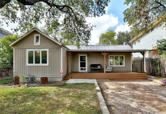 property at 913 W Johanna St