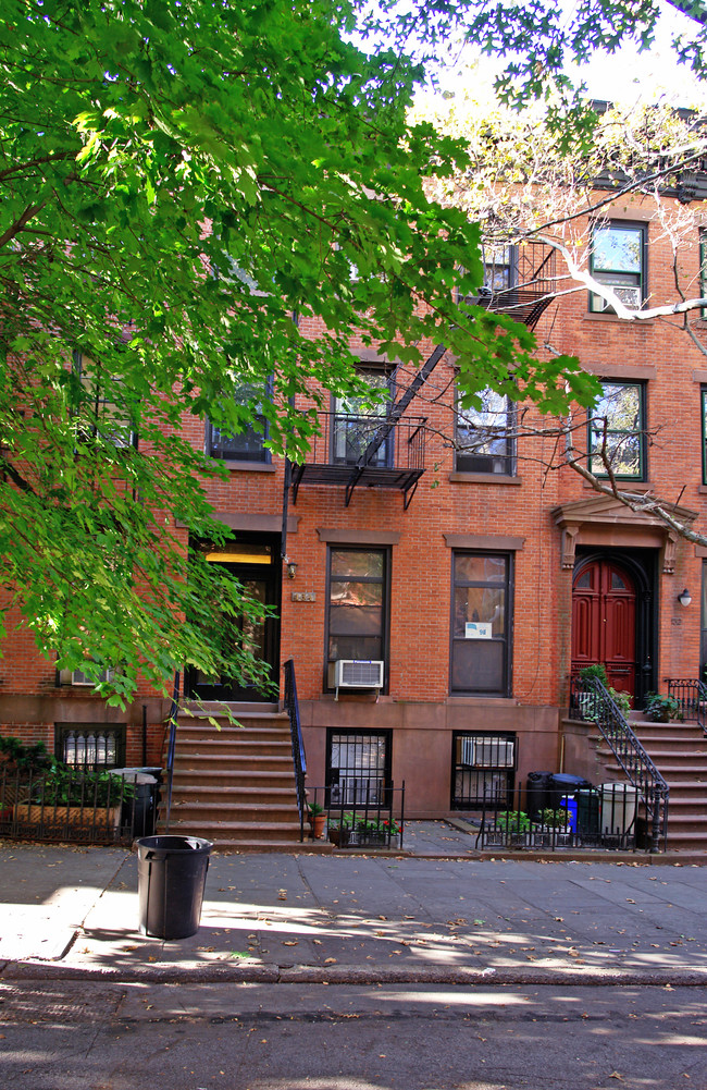 134 Pacific St in Brooklyn, NY - Foto de edificio - Building Photo