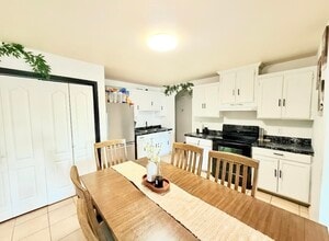 4707 Los Laureles Ln in Laredo, TX - Building Photo - Building Photo