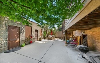 4215 N Francisco Ave, Unit 2 in Chicago, IL - Building Photo - Building Photo