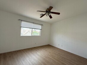 2038 Merano Ct in Las Vegas, NV - Building Photo - Building Photo