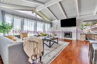 105 Graceland Dr in San Rafael, CA - Building Photo - Building Photo