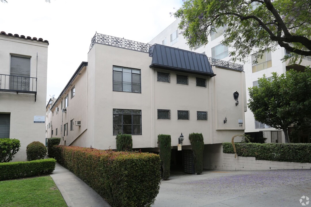 337 N. Palm Drive in Beverly Hills, CA - Building Photo